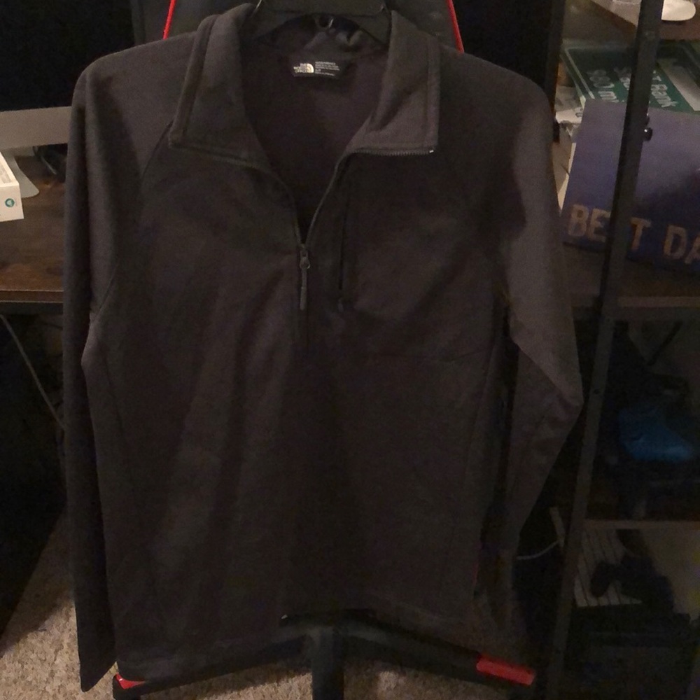 Men’s gray The North Face pullover, half zip